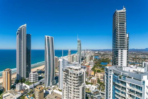 Beach Stay - Ocean & Riverview Resort Chevron Renaissance Central Surfers Paradise - Darwin Holiday 23