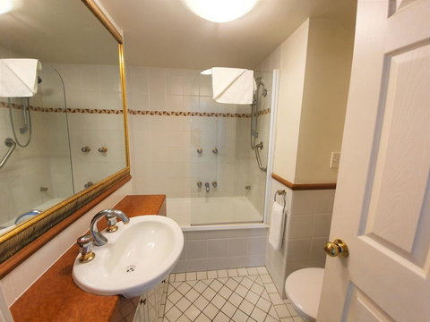 Broadbeach Holiday Apartments - Darwin Holiday 12