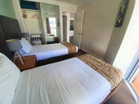 Broadbeach Holiday Apartments - Darwin Holiday 6