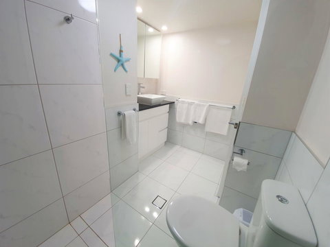 Broadbeach Holiday Apartments - Darwin Holiday 8