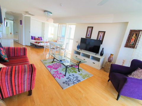 Broadbeach Holiday Apartments - Darwin Holiday 24