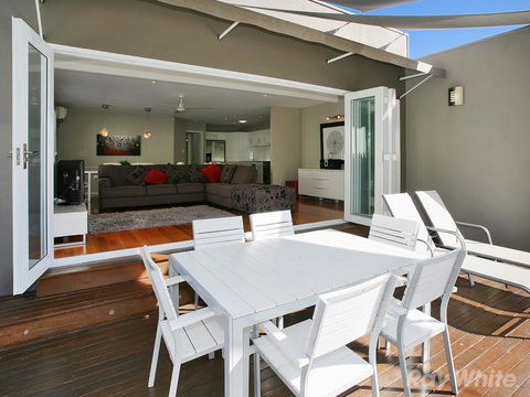 Beach House On Tradewinds Avenue - Darwin Holiday 2
