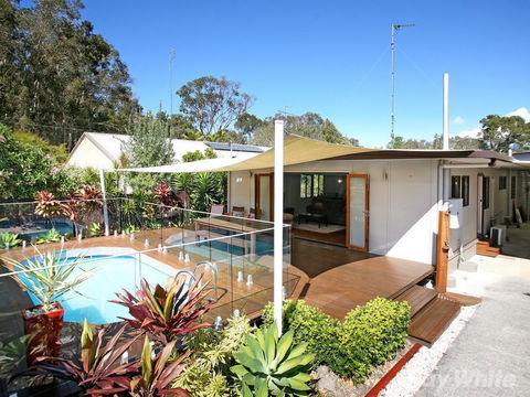 Beach House On Jones Parade, Central Coolum Beach - Darwin Holiday 2