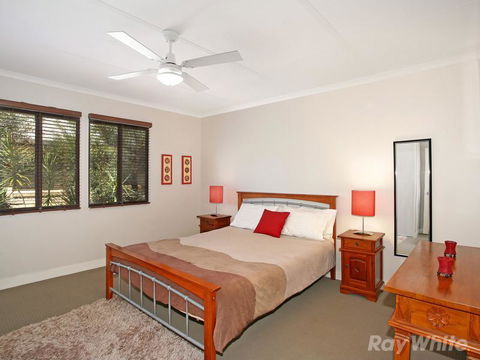 Beach House On Jones Parade, Central Coolum Beach - Darwin Holiday 9