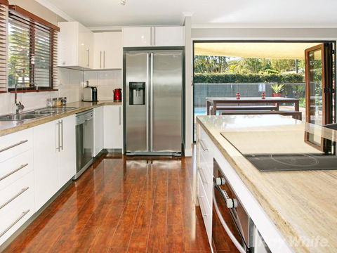 Beach House On Jones Parade, Central Coolum Beach - Darwin Holiday 5