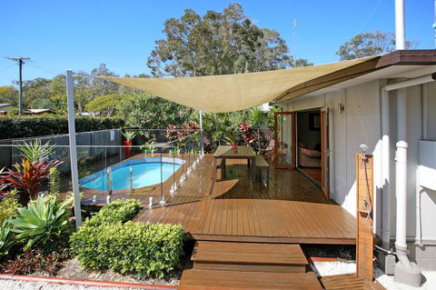 Beach House On Jones Parade, Central Coolum Beach - Darwin Holiday 0