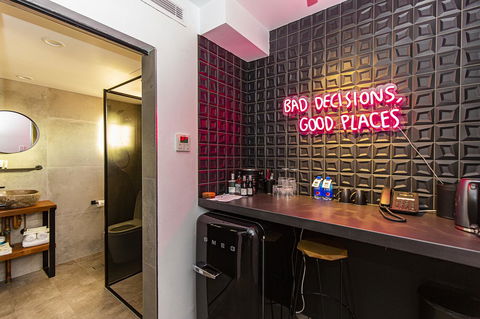 The Pink Hotel Coolangatta - Darwin Holiday 15