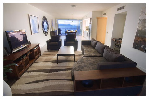 1 Bright Point Apartment 5201 - Darwin Holiday 1