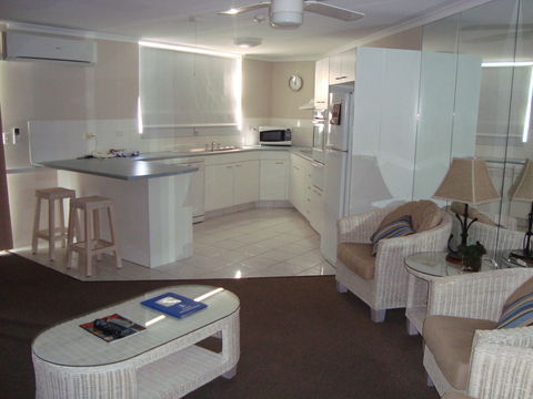 Grosvenor Beachfront Apartments Surfers Paradise - Darwin Holiday 14