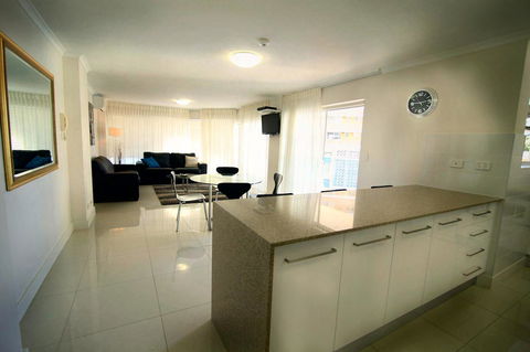Grosvenor Beachfront Apartments Surfers Paradise - Darwin Holiday 3