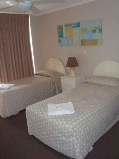 Grosvenor Beachfront Apartments Surfers Paradise - Darwin Holiday 18
