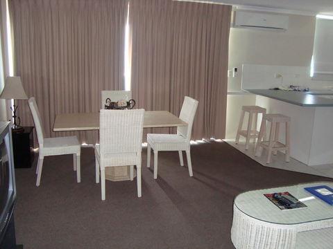 Grosvenor Beachfront Apartments Surfers Paradise - Darwin Holiday 26
