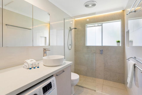 Noosa Place Resort - Darwin Holiday 1