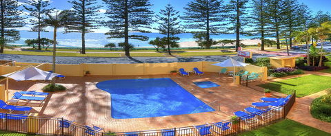 Columbia Beachfront Apartments On Rainbow Bay - Darwin Holiday 2