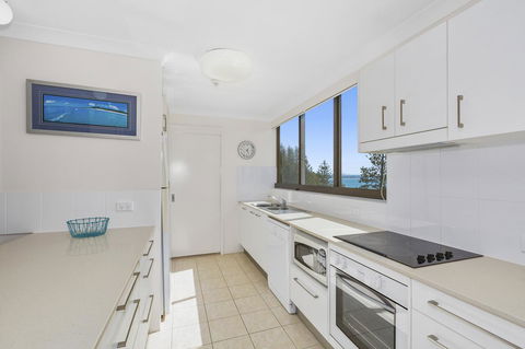 Columbia Beachfront Apartments On Rainbow Bay - Darwin Holiday 35