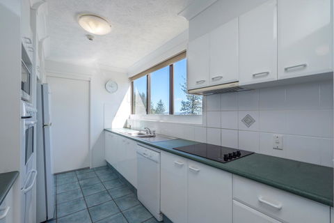 Columbia Beachfront Apartments On Rainbow Bay - Darwin Holiday 7