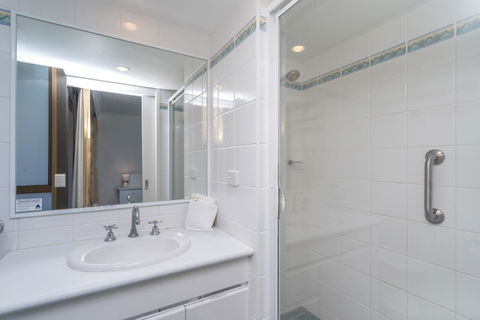 Columbia Beachfront Apartments On Rainbow Bay - Darwin Holiday 16