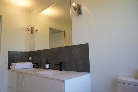 McCarthy Grove Maleny - Darwin Holiday 10