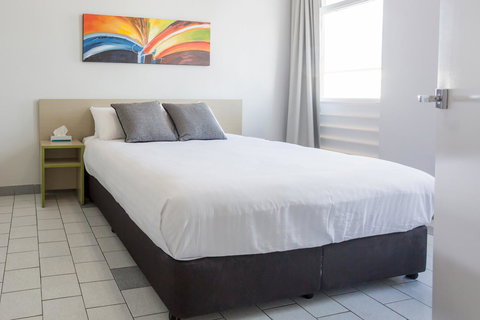 Nightcap At Emerald Star Hotel - Darwin Holiday 21