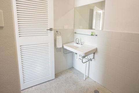 Nightcap At Emerald Star Hotel - Darwin Holiday 7