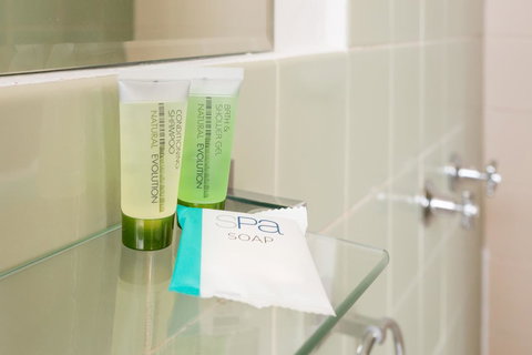 Nightcap At Emerald Star Hotel - Darwin Holiday 14