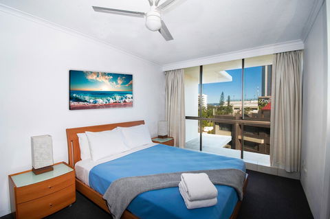 Seacrest Beachfront Apartments Surfers Paradise - Darwin Holiday 10
