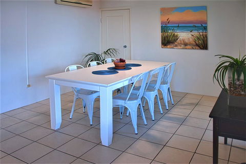 Seacrest Beachfront Apartments Surfers Paradise - Darwin Holiday 34