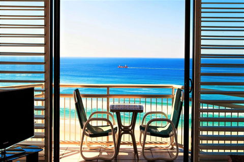 Seacrest Beachfront Apartments Surfers Paradise - Darwin Holiday 29