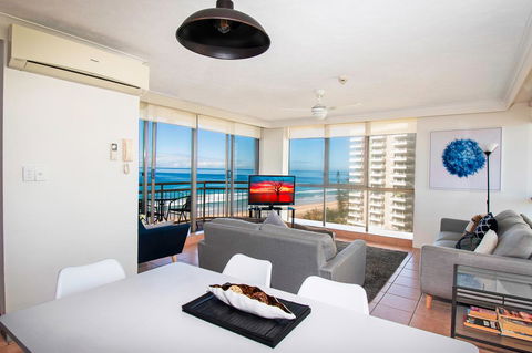 Seacrest Beachfront Apartments Surfers Paradise - Darwin Holiday 21