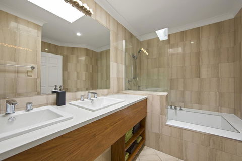 Montipora Unit 3 - In The Heart Of Airlie, Wi-fi And Netflix - Darwin Holiday 8