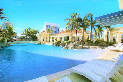 The Towers Of Chevron Renaissance - Holidays Gold Coast - Darwin Holiday 7