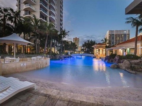 The Towers Of Chevron Renaissance - Holidays Gold Coast - Darwin Holiday 6
