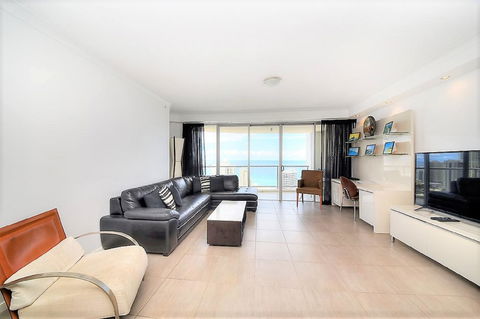 The Towers Of Chevron Renaissance - Holidays Gold Coast - Darwin Holiday 20