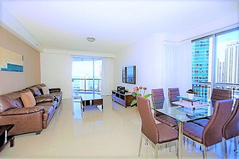 The Towers Of Chevron Renaissance - Holidays Gold Coast - Darwin Holiday 30