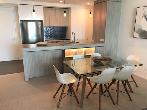 Qube Broadbeach Ocean View Apartments - Darwin Holiday 26