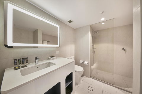Novotel Surfers Paradise - Darwin Holiday 16