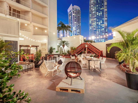 Novotel Surfers Paradise - Darwin Holiday 0