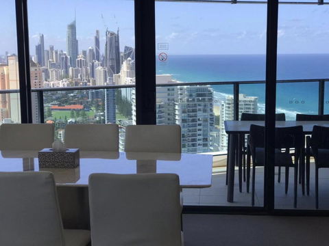 Luxury 3 Bedroom In Heart Of Broadbeach - Darwin Holiday 12