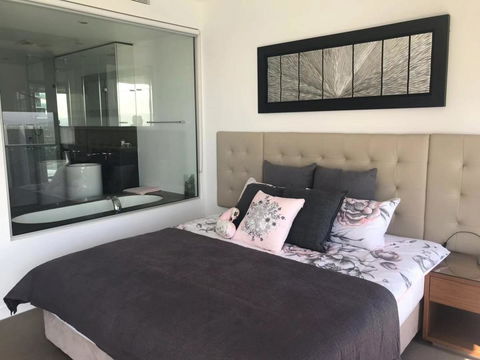Luxury 3 Bedroom In Heart Of Broadbeach - Darwin Holiday 16