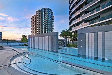 Luxury 3 Bedroom In Heart Of Broadbeach - Darwin Holiday 5