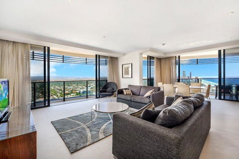 Luxury 3 Bedroom In Heart Of Broadbeach - Darwin Holiday 0