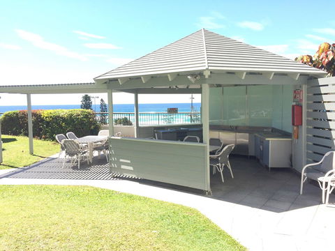 Surfers International Apartments - Darwin Holiday 8