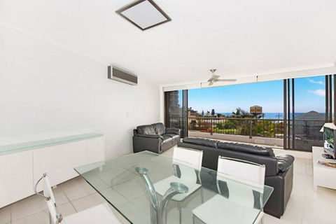 Surfers International Apartments - Darwin Holiday 24