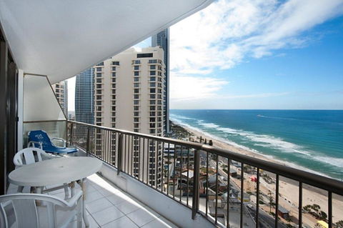 Surfers International Apartments - Darwin Holiday 13