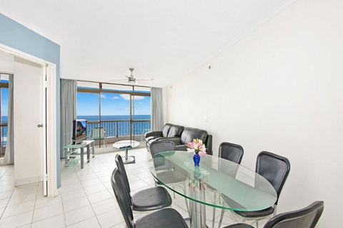 Surfers International Apartments - Darwin Holiday 16