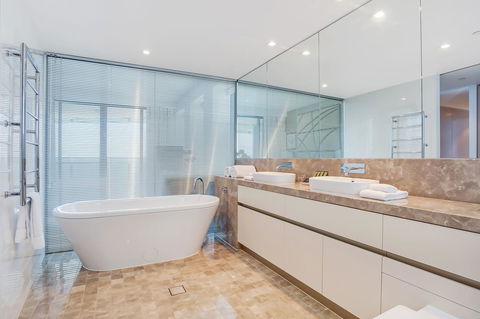 Peppers Soul Surfers Paradise - Darwin Holiday 13