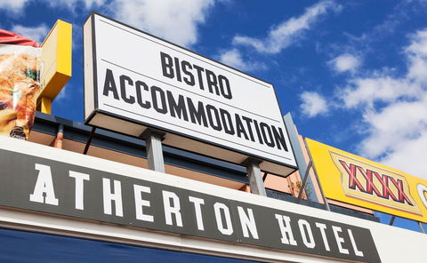 Nightcap At Atherton Hotel - Darwin Holiday 22