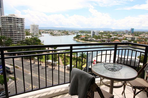 PeepSleep Chevron Towers - Darwin Holiday 38
