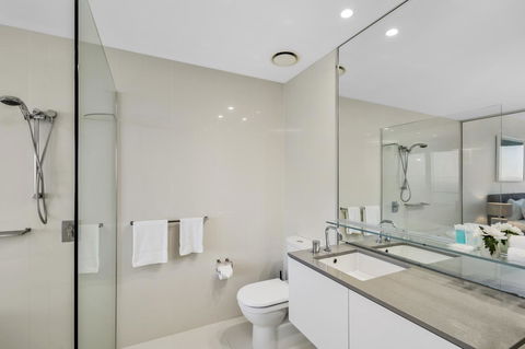 Circle On Cavill - Gclr - Darwin Holiday 17