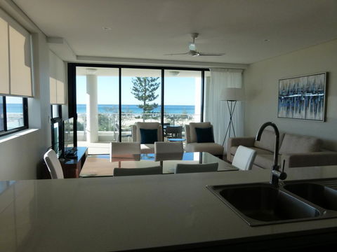 Pure Kirra - Darwin Holiday 24